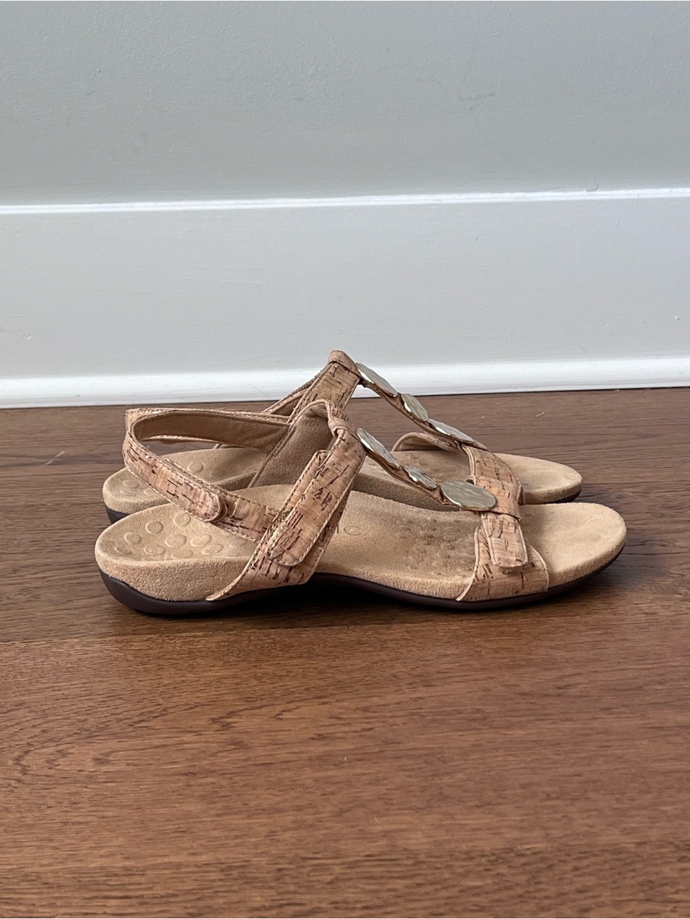 Vionic Farra Orthotic Adjustable Strap Slingback Comfort Sandals Size 8 Tan Gold - Picture 2 of 11